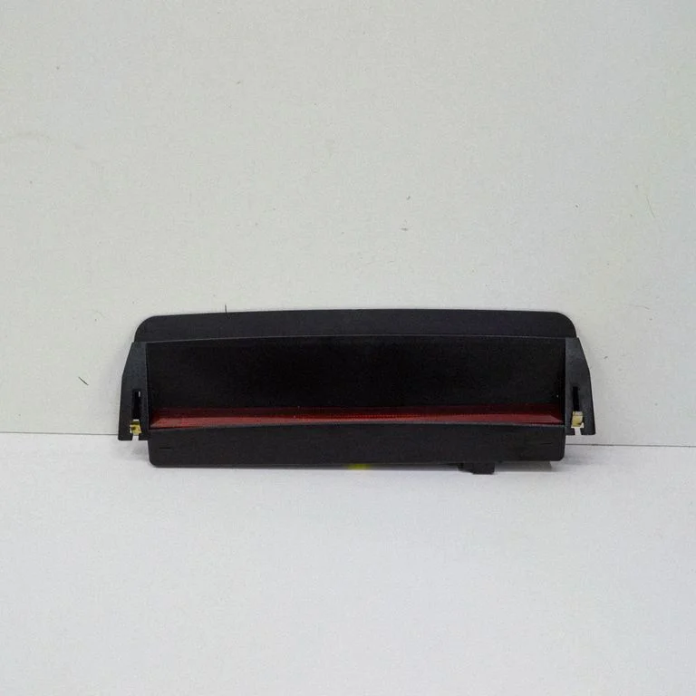 Papildu stopgaismas lukturis 3C8945087