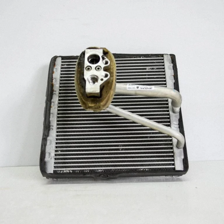 Gaisa kondicioniera dzesēšanas radiators (kondensators) U62170020218282