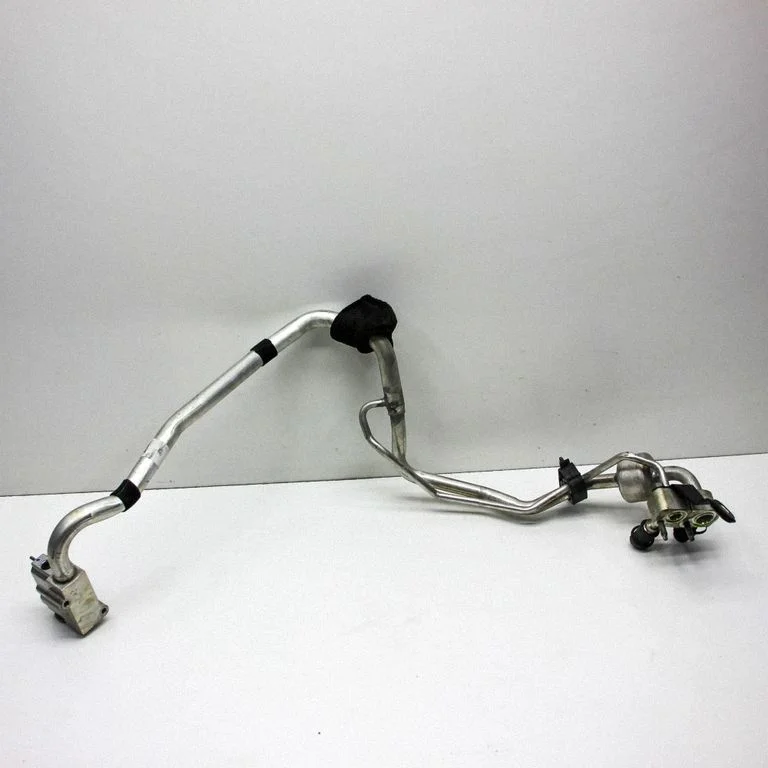 Air conditioning (A/C) pipe/hose 32260834