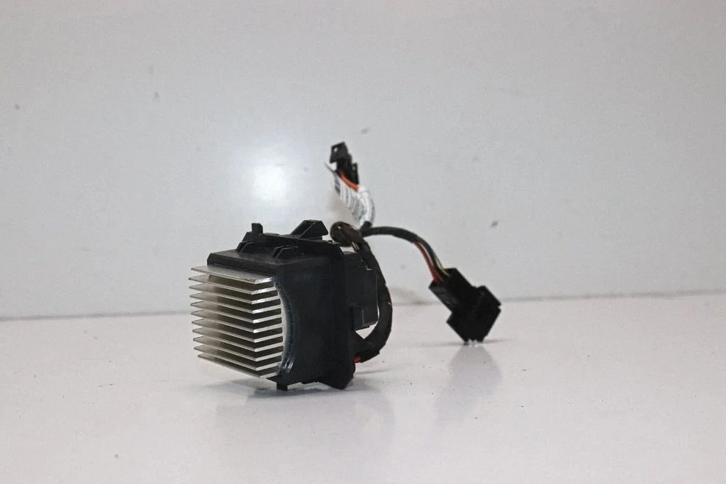 Krāsniņas ventilatora rezistors (reostats) 930405001