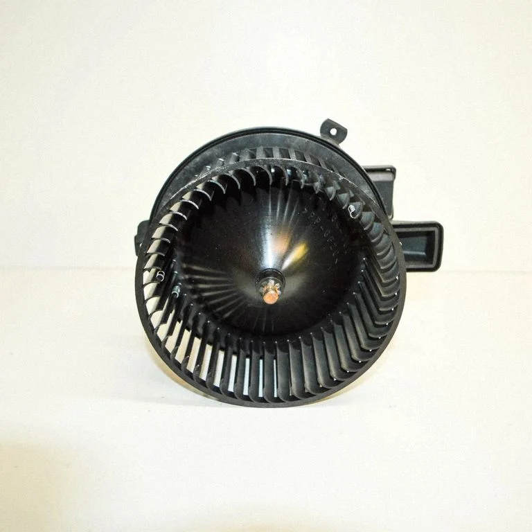 Krāsniņas ventilators/pūtējs 4M1820021B
