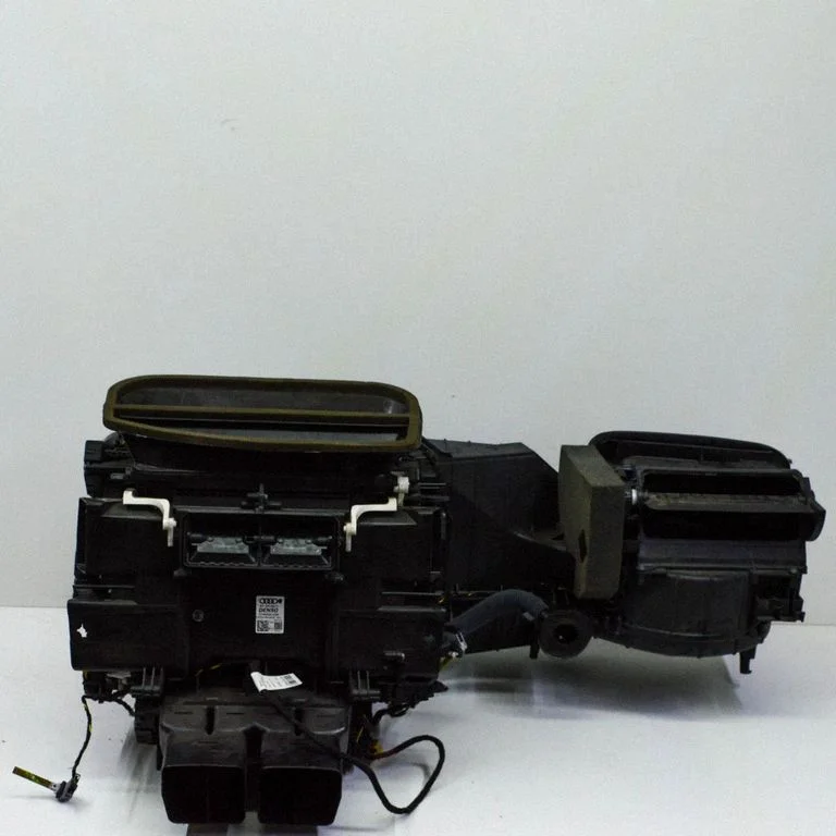 Salona klimata mezgla komplekts – Audi A8 S8 D4 4H (2010-2016)