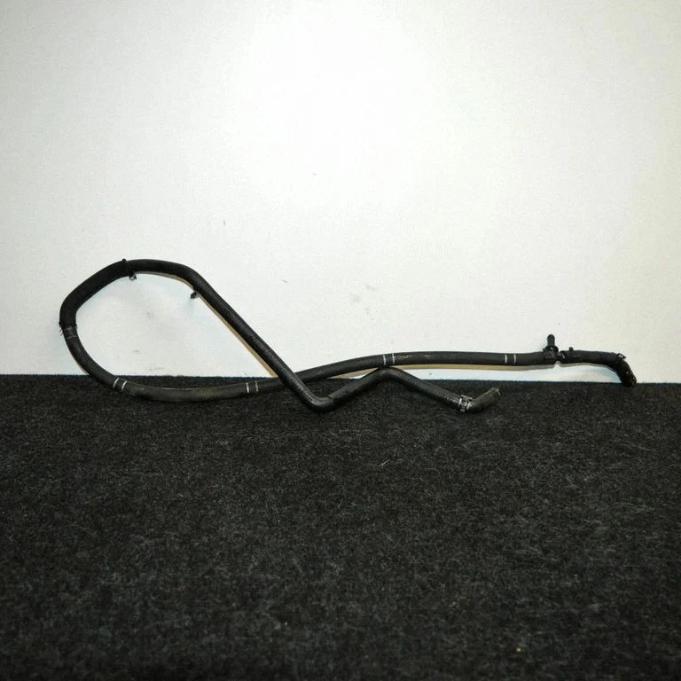 Przewody układu chłodzenia silnika 7L6122447BD
