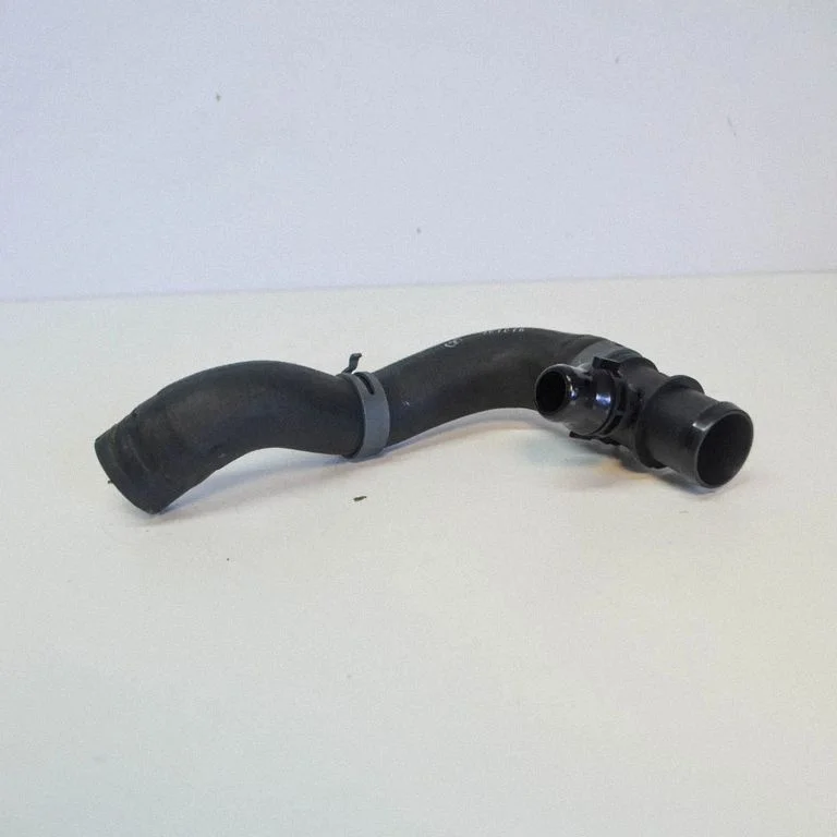Motora dzesēšanas caurule (-es)/šļūtene (-es) 8W0121140