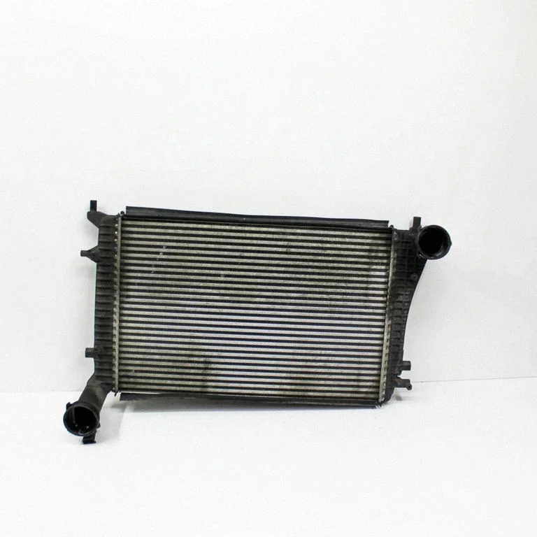 Starpdzesētāja (interkūlera) radiators 1K0145803G