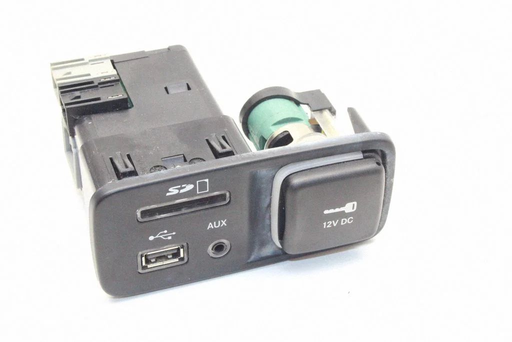 Gniazdo AUX – Jeep Grand Cherokee (2010-2021)