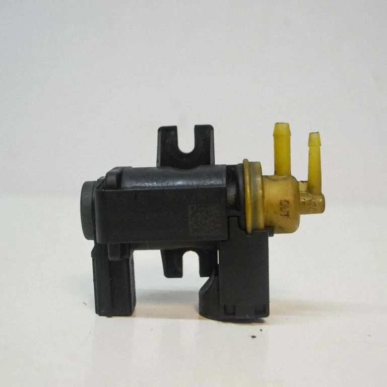 Zawór elektromagnetyczny turbo 8K0906627