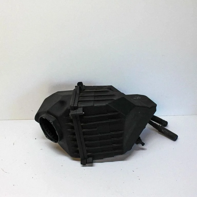 Air filter box – Volkswagen Phaeton (2002-2016)