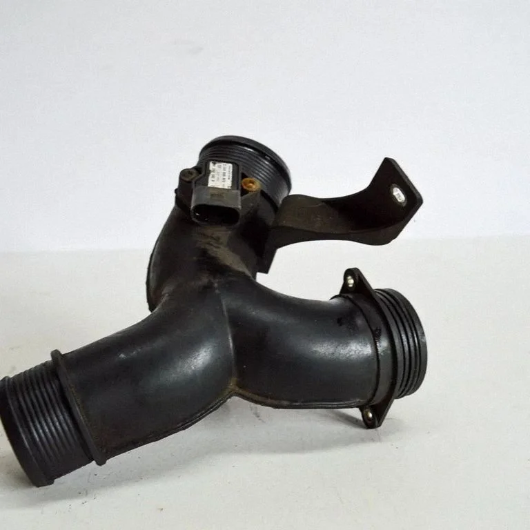 Air intake hose/pipe