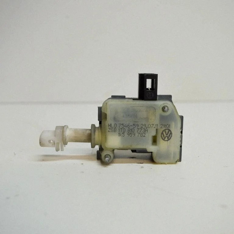 Zamek klapki wlewu paliwa 1T0810773A