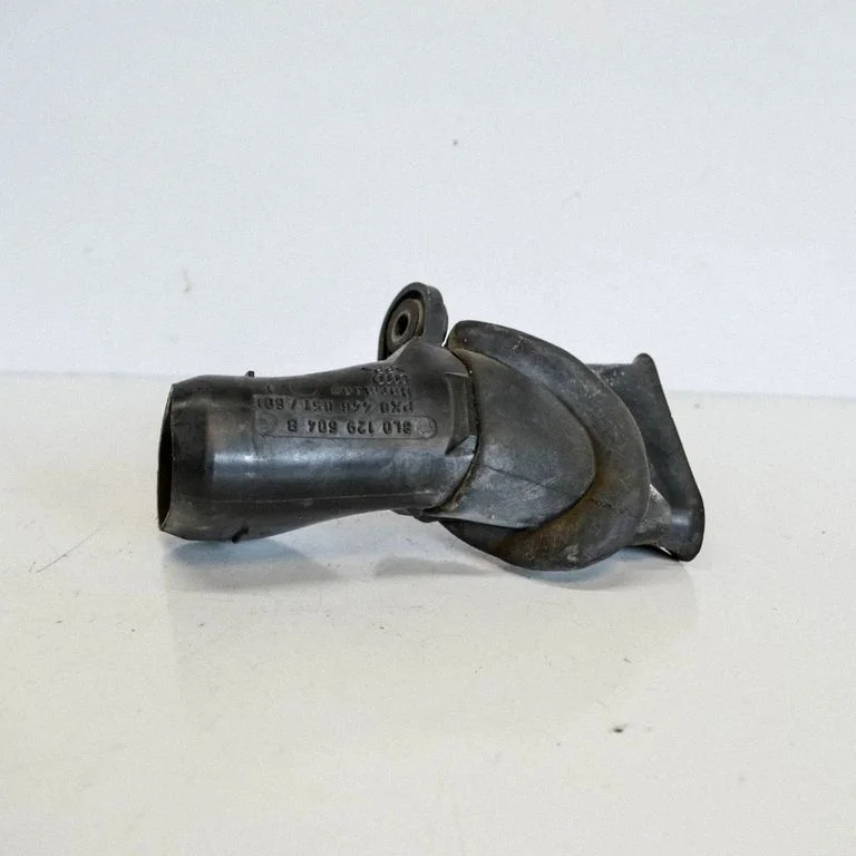 Węże / rury dolotowe 8L0129604B
