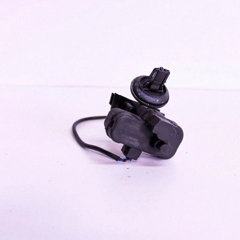 Degvielas tvertnes vāciņa slēdzene – Volkswagen Golf Plus (2005-2013)