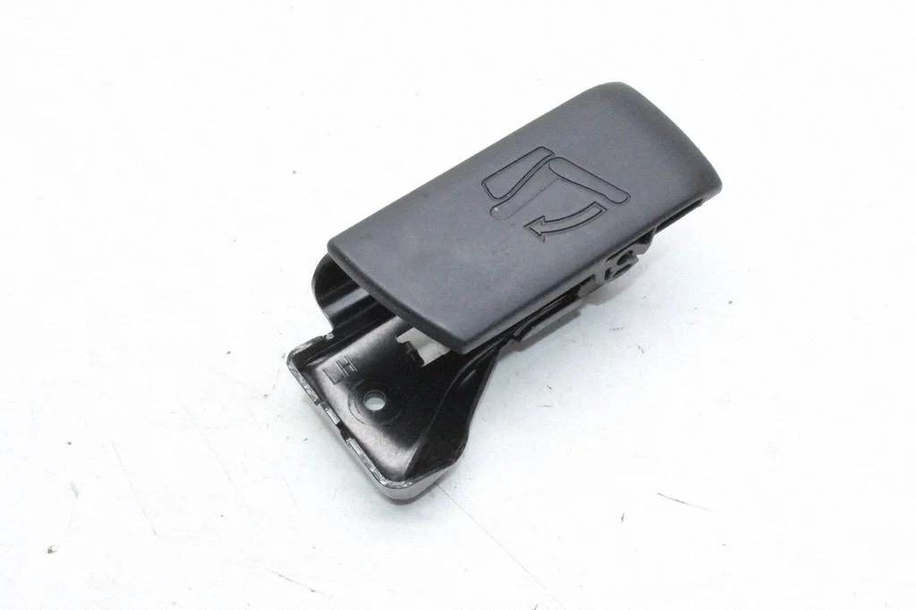 Rear seat cable / handle – Hyundai Santa Fe (2013-2017)