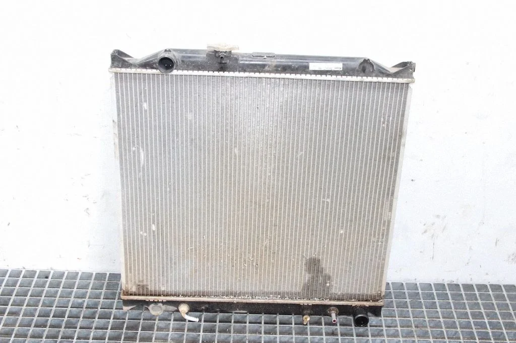 Coolant radiator – Toyota Land Cruiser (HDJ90) (1996-2002)