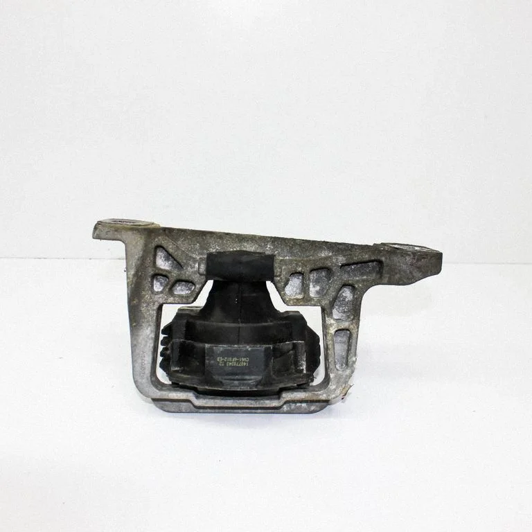 Engine mount bracket CV616D012EB