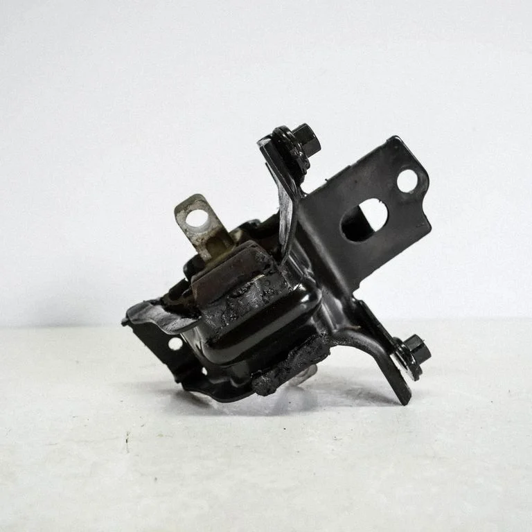 Dzinēja spilvens – Audi A1 (2010-2018)