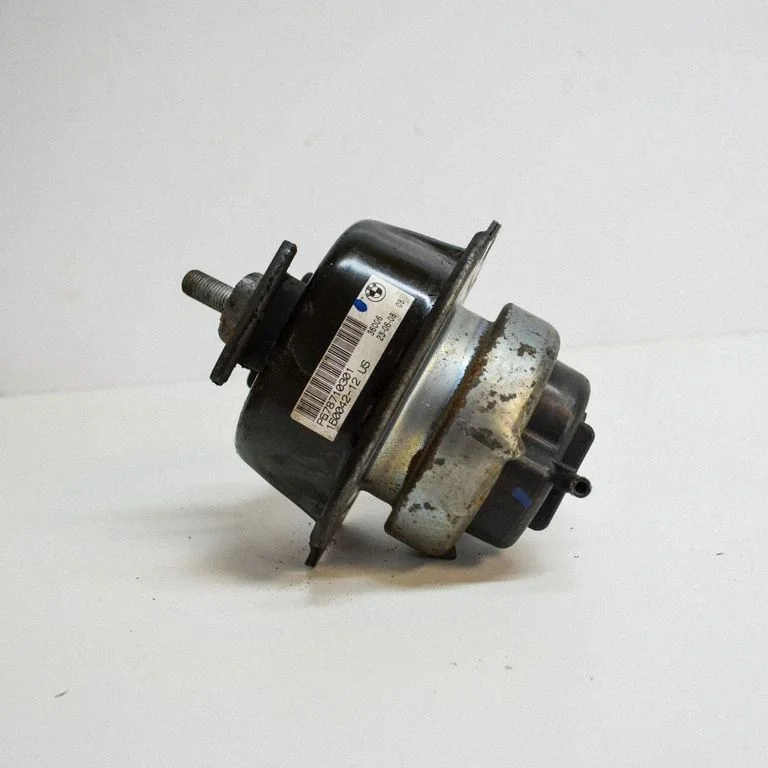 Engine mount bracket 6787103