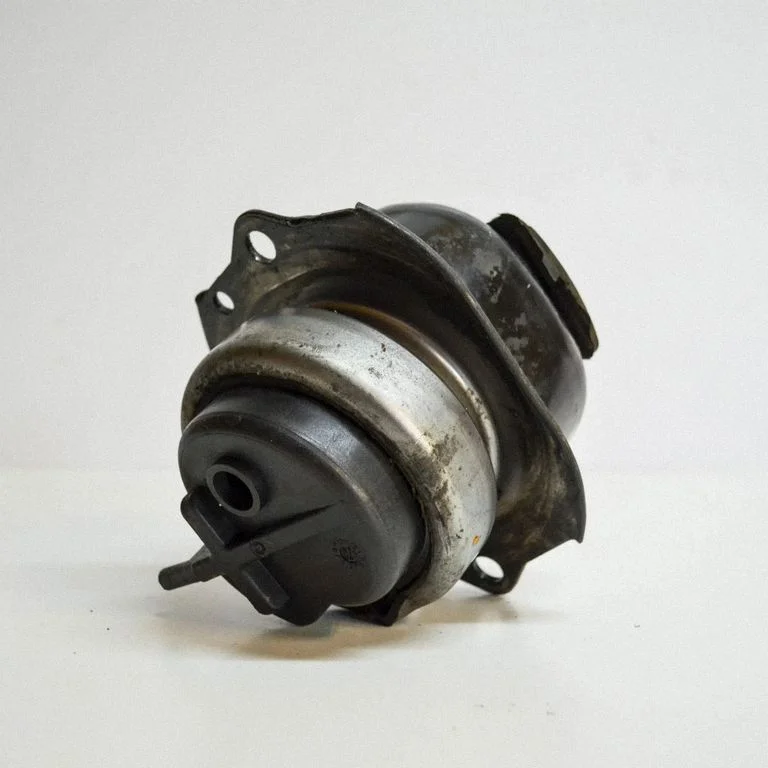 Engine mount bracket 6787103