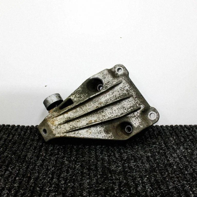 Engine mounting bracket – BMW 5 Series F10 F11 (2009-2016)