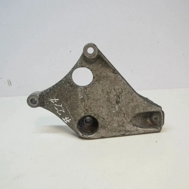 Engine mounting bracket 6788611