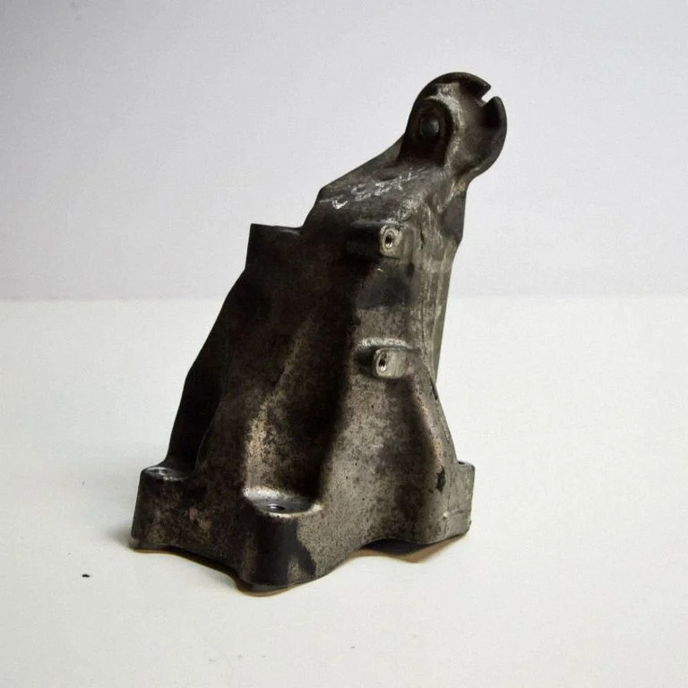 Engine mounting bracket A6512233404