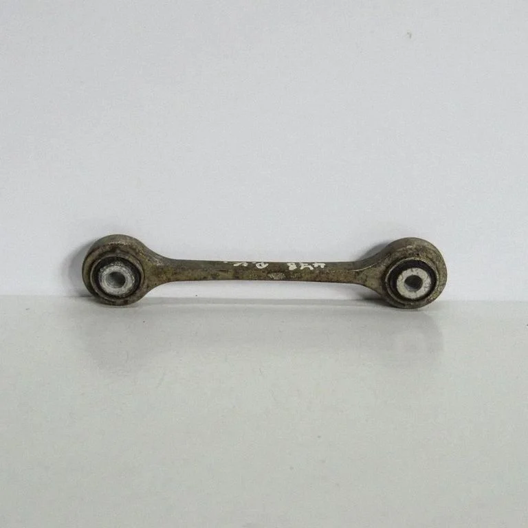 Steering tie rod – left