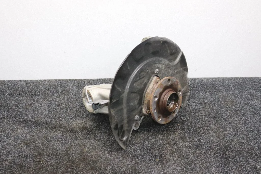 Front wheel hub 5Q0407257A
