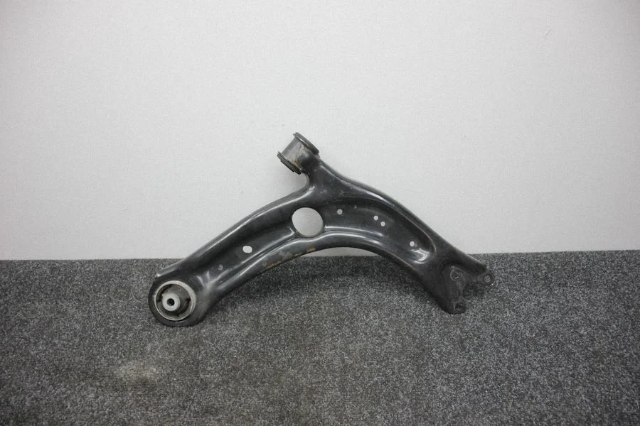 Front lower control arm/wishbone 2305S