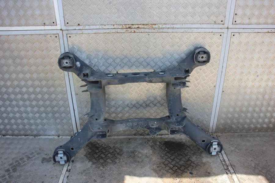 Aizmugurējais apakšrāmis – Mercedes-Benz GL klase X164 (2006-2012)