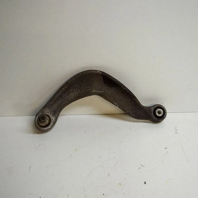 Rear upper control arm/wishbone – Audi Q5 SQ5 8R (2008-2017)