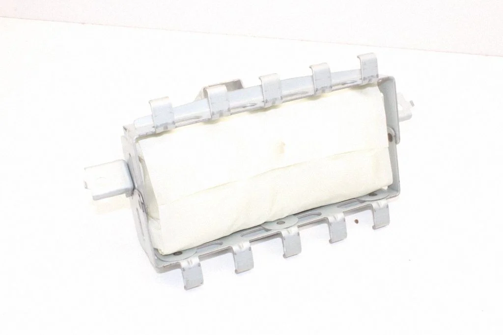 Passenger airbag – Nissan Leaf I (ZE0) (2010-2017)
