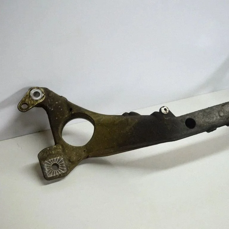 Gearbox mounting bracket 7L6199207B