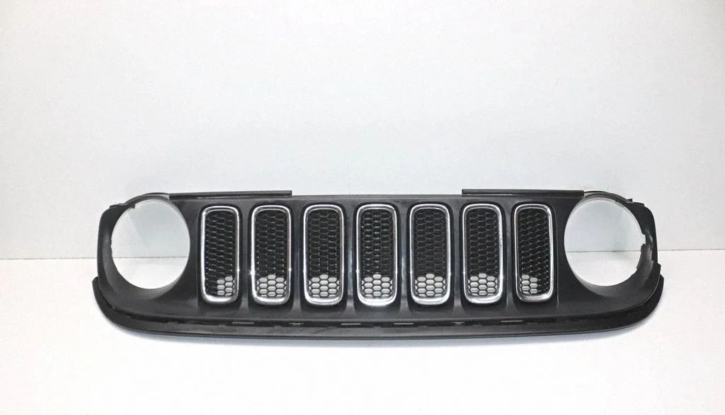 Atrapa górna (grill) 735587827