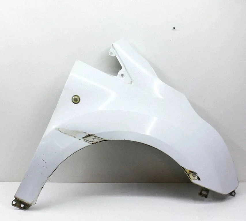 Fender – front right