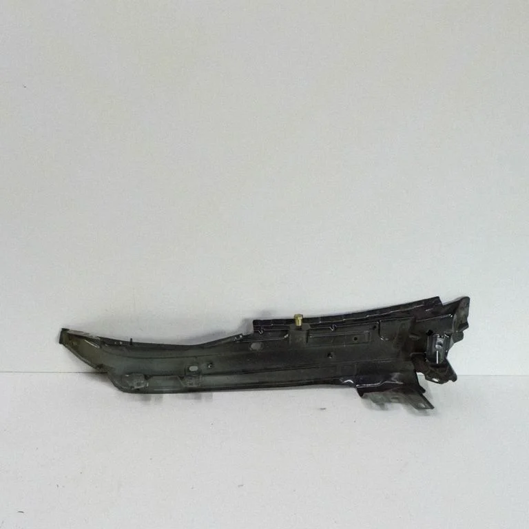 Wspornik błotnika 4L0805175