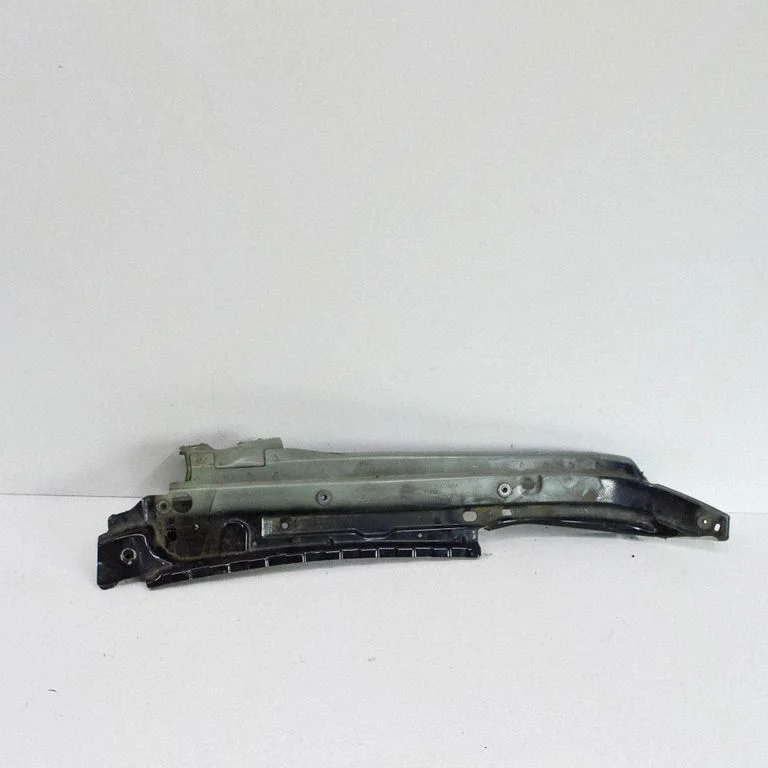 Wspornik błotnika 4L0805176A