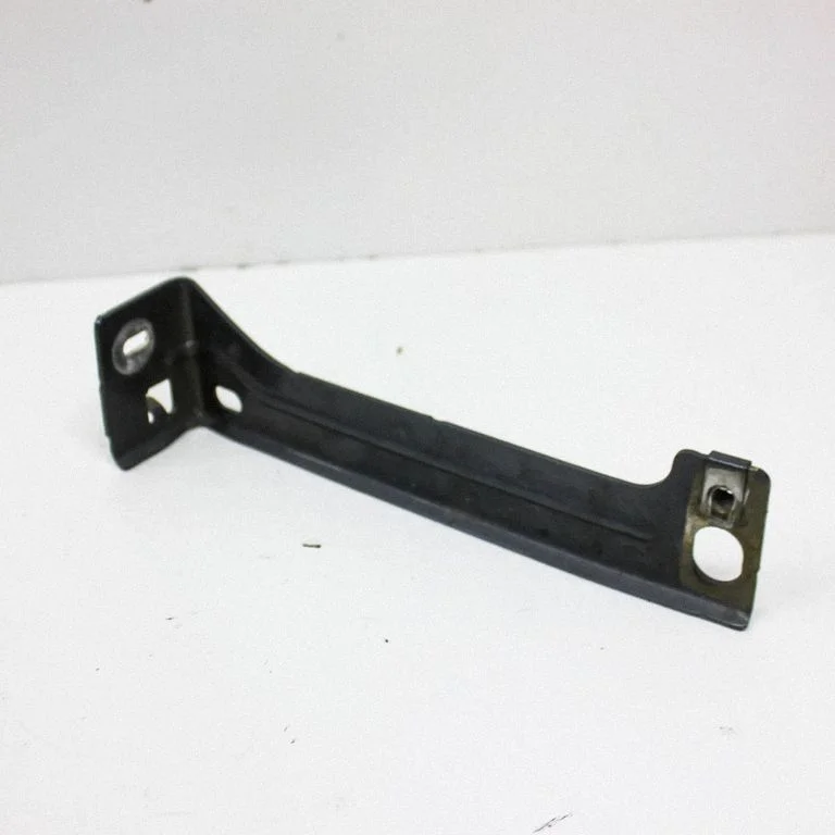 Poritiiva kinnitusklamber 16A143A
