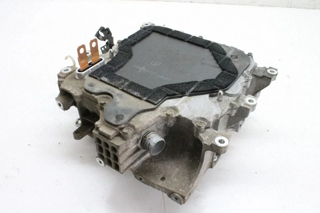 Invertors (sprieguma pārveidotājs) – Nissan Leaf II (ZE1) (2017-2025)