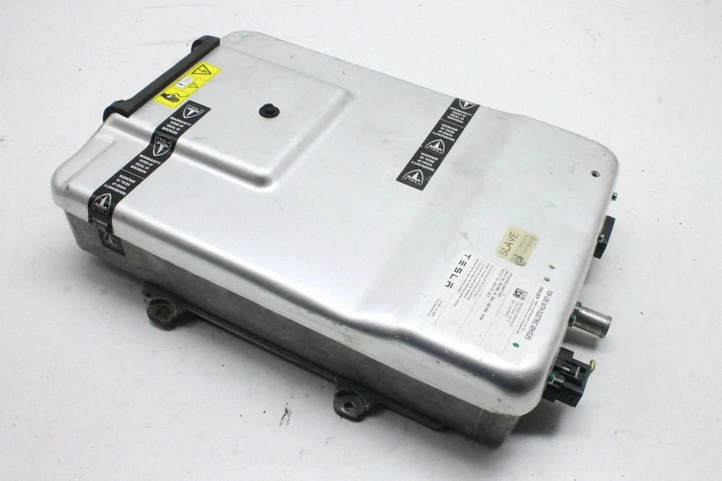 Inverter (pingemuundur) – Tesla Model S (2012-)