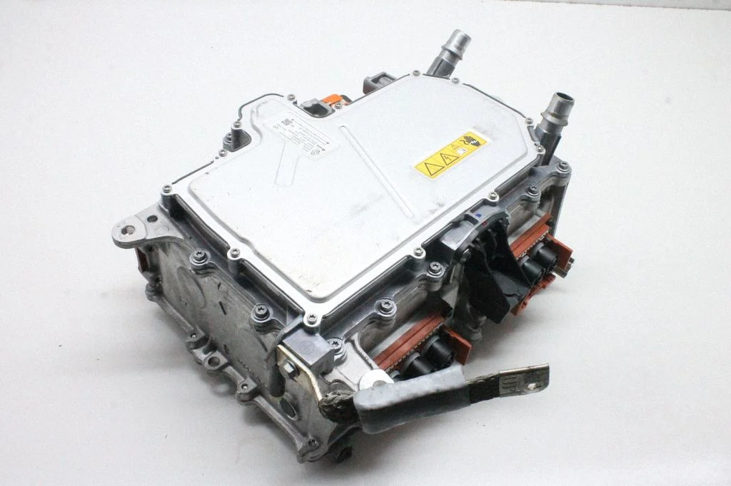 Voltage converter inverter – Renault Arkana (2019-)