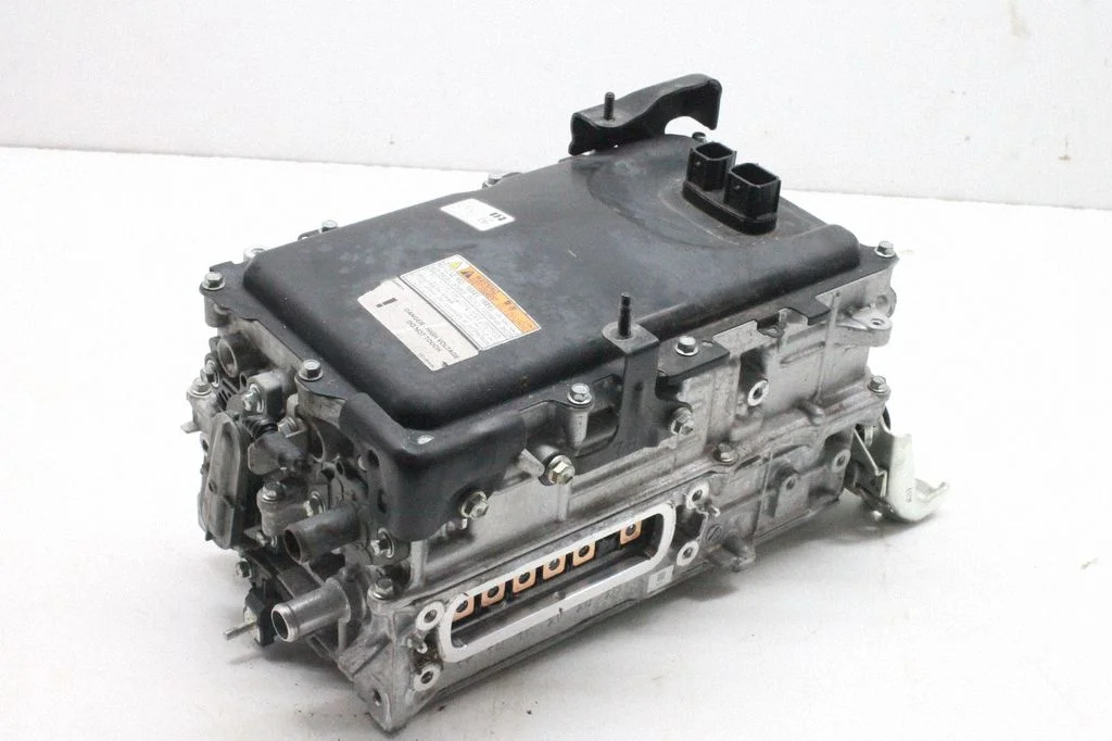 Voltage converter inverter – Lexus UX (2018-)