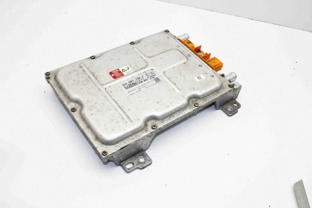 Voltage converter inverter – Audi Q4 e-tron (2021-)