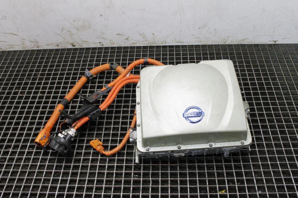Invertors (sprieguma pārveidotājs) – Nissan Leaf I (ZE0) (2010-2017)