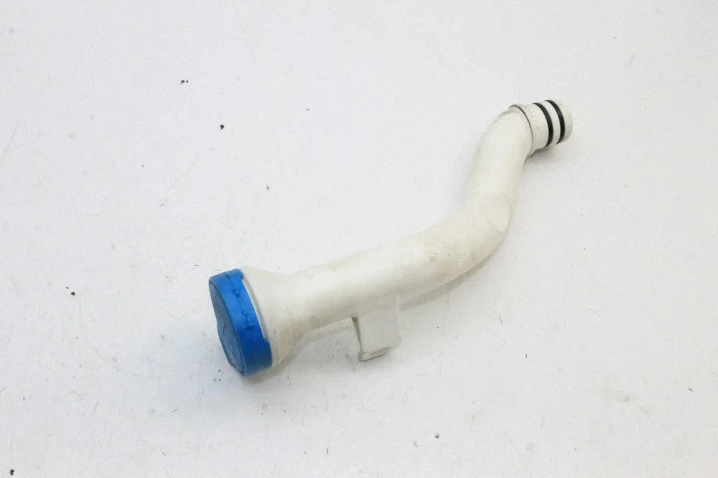 Window washer liquid tank fill tube