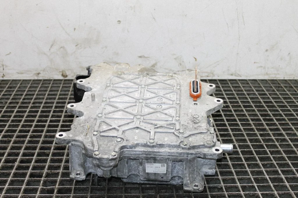 Invertors (sprieguma pārveidotājs) – Nissan Leaf I (ZE0) (2010-2017)