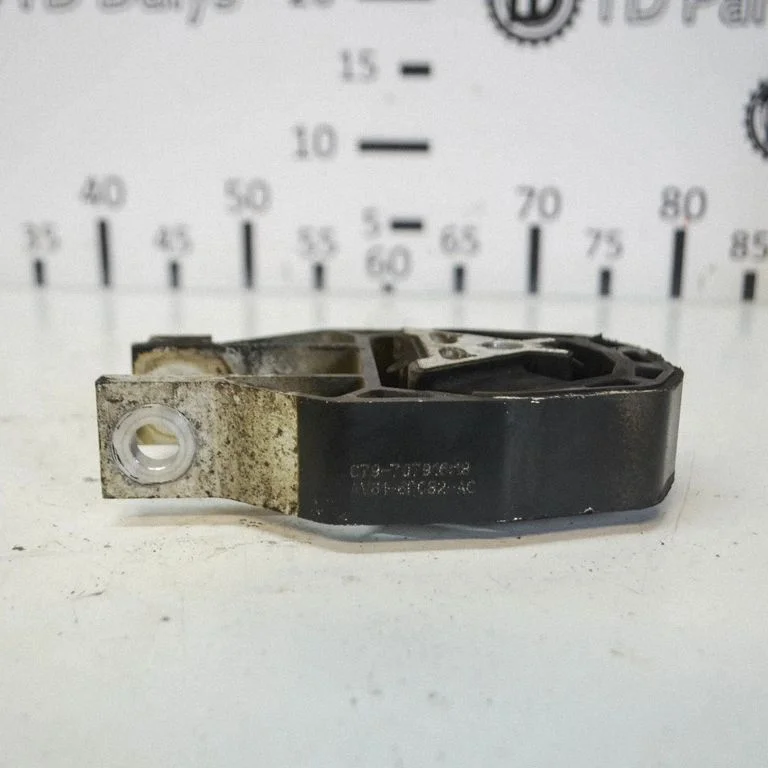 Gearbox mount AV616P082AC