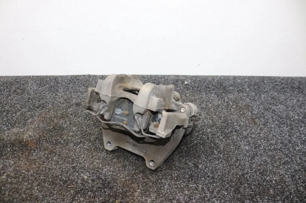 Tagumine pidurisadul 3Q0615405