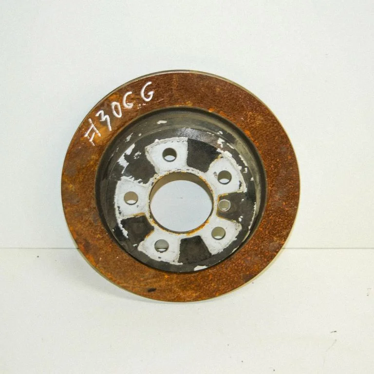 Aizmugurējais bremžu disks – kreisā