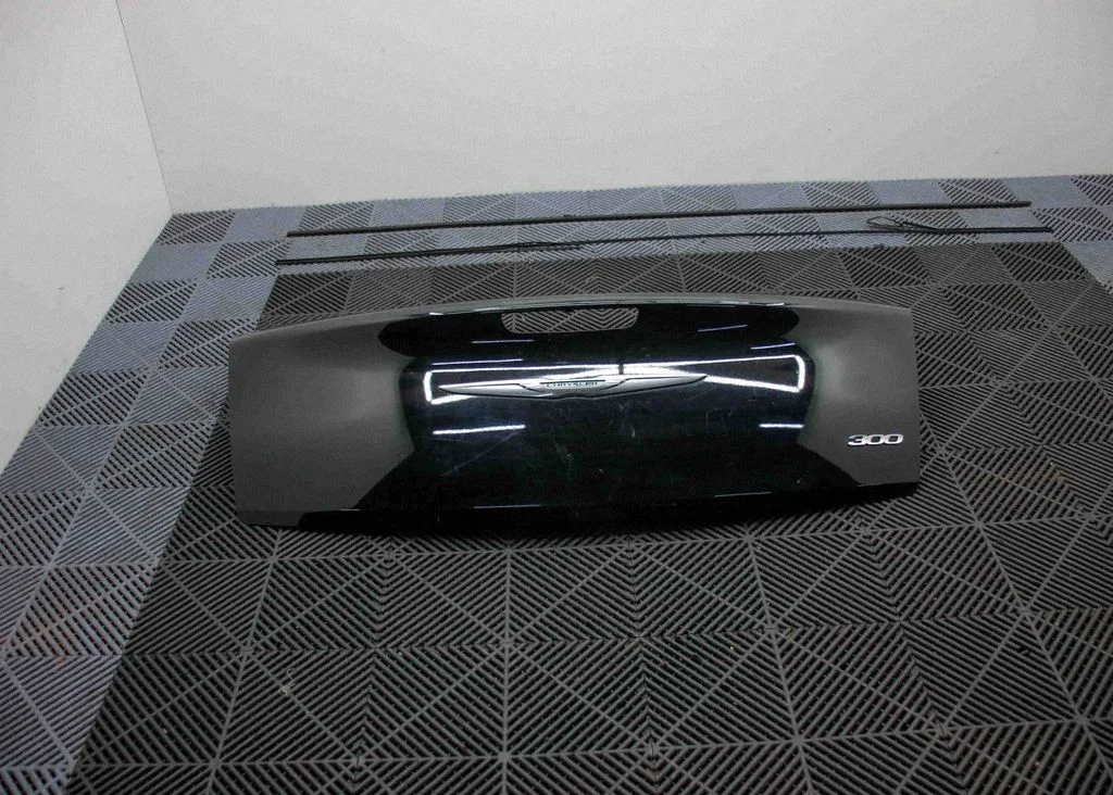 Tailgate/trunk/boot lid – Chrysler 300C (2011-)