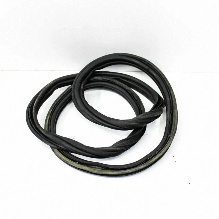 Loading door rubber seal (on body)